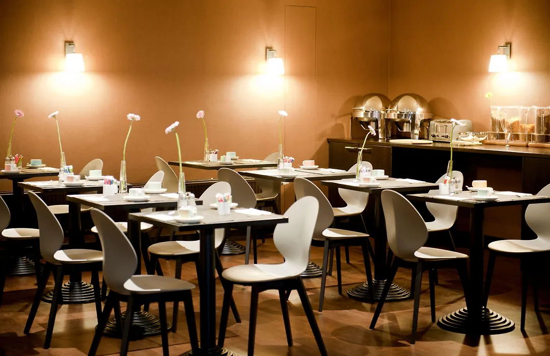 New Hotel Charlemagne-1
